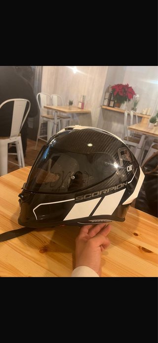 Casco Scorpion exo R1 evo carbon