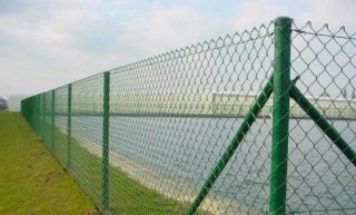 Recinzioni e erba artificiale