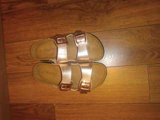 Sandalias doradas