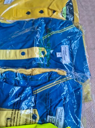 Lote Ropa Trabajo Polos Amarillos,Chalecos, gorras