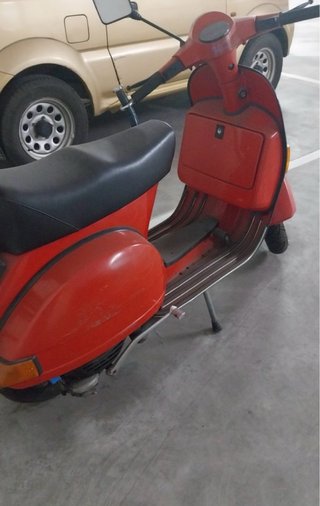 Vespa Iris 200 Roja