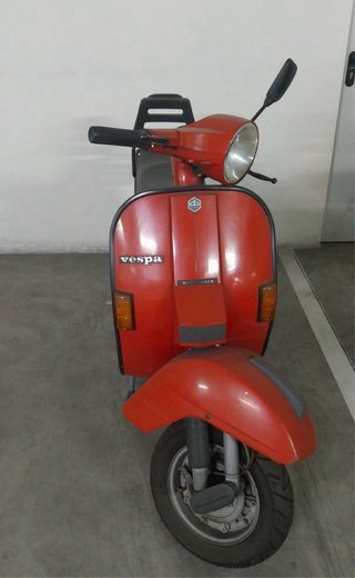 Vespa Iris 200 Roja