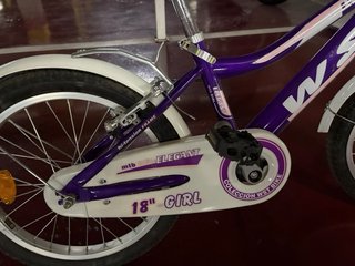 Bicicleta infantil morada 18 WST.
