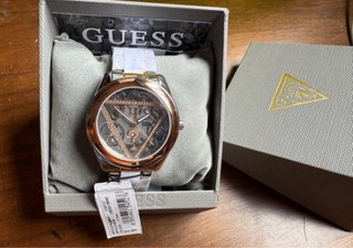 Reloj Guess Dorado y Plateado Mujer Nuevo