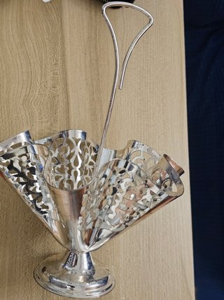 Centro de mesa / Violetero vintage metal plateado