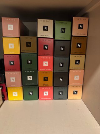 Macchina da caffè Nespresso Vertuo Plus Bianca + capsule