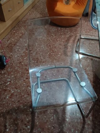 4 Sedie trasparenti Ikea 20€ ciascuna
