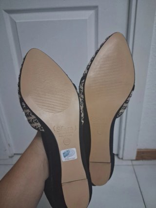 Sandalias Beige y Negras