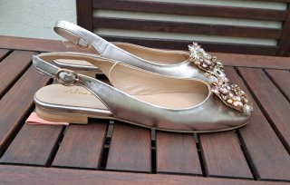 Zapatos Alma en Pena dorados T36