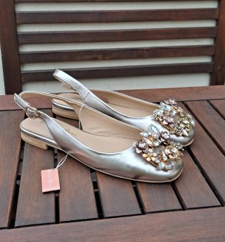 Zapatos Alma en Pena dorados T36