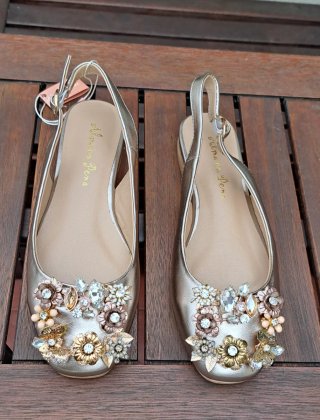 Zapatos Alma en Pena dorados T36