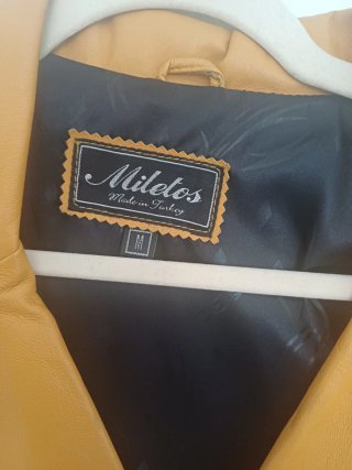 Abrigo de piel alta calidad Milelos mostaza Talla