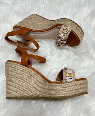 Sandalias Cuña con Conchas