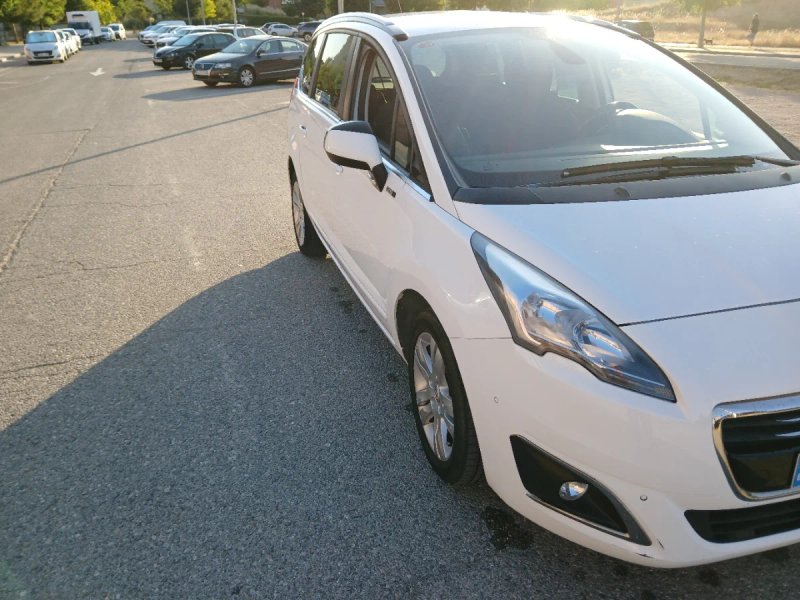 Peugeot 5008 2016 - foto 1