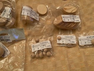 Lote piezas madera: ruedas y bolas de haya y pino