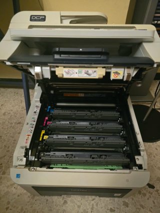 Stampante multifunzione Brother DCP-9010CN