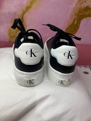 Tenis Calvin Klein Talla 39