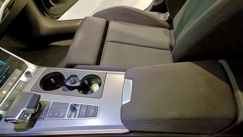 Audi A6 2021, foto 21