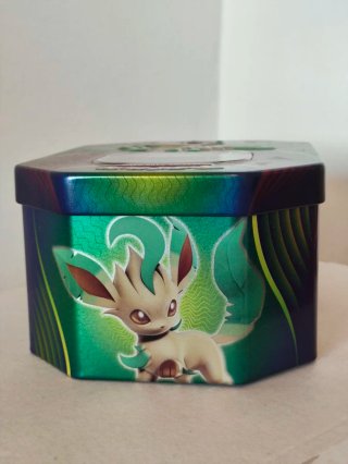 Caja Metálica Pokémon TCG Leafeon