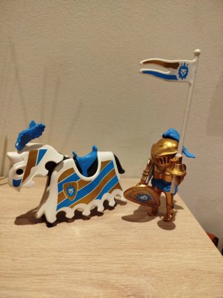 Playmobil Caballero con Caballo y Bandera