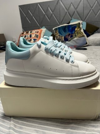Sneakers Alexander McQueen Bianche e Blu