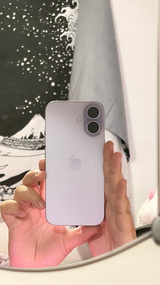 iPhone 17 Morado + Fundas