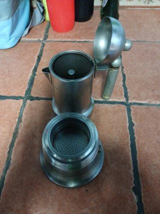 Cafetera Italiana Acero Inoxidable.  Funcional