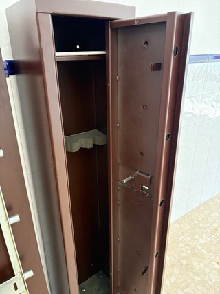 Armero de seguridad marrón