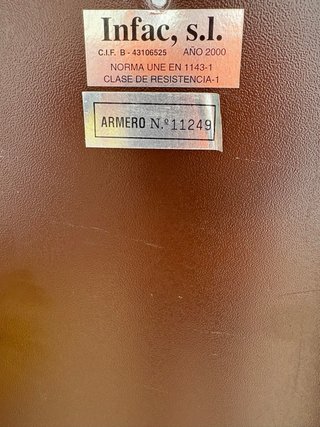 Armero de seguridad marrón