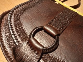 Bolso Cuero Artesanal Repujado Marrón