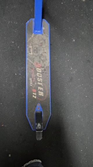 Patinete de saltos metálico azul