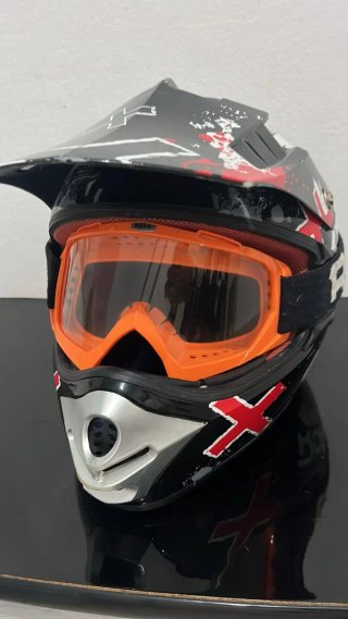 Casco de moto ROAN con gafas