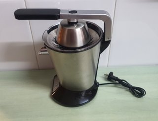 Exprimidor Ufesa Delux 600W EX4950