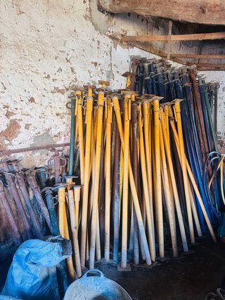 Puntales de obra metálicos