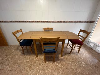 Mesa de cocina de madera