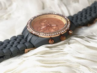 Reloj metaphor oro rosa