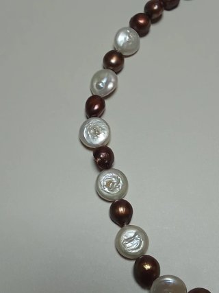 Collar Perlas Barrocas Moneda Chocolate