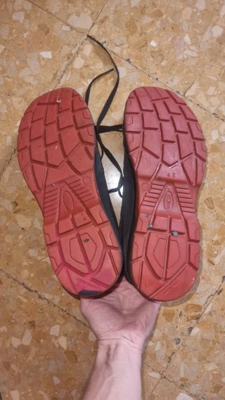 Scarpe antinfortunistiche Sparco nere e rosse