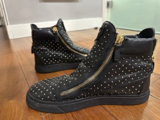 Giuseppe Zanotti Sneakers Negros Tachuelas Doradas