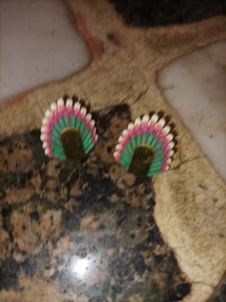 Pendientes conchas y abalorios