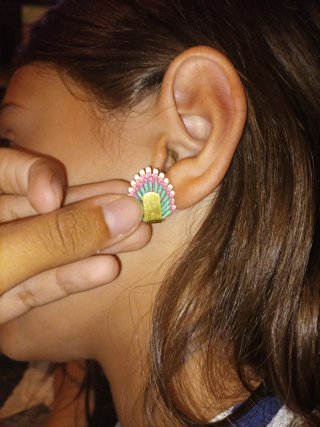 Pendientes conchas y abalorios