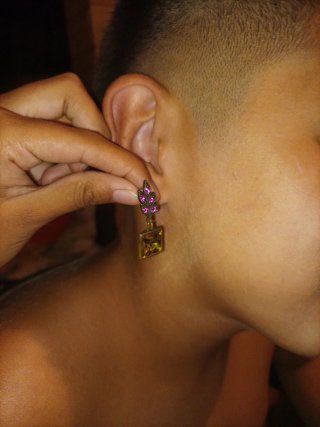 Pendientes conchas y abalorios