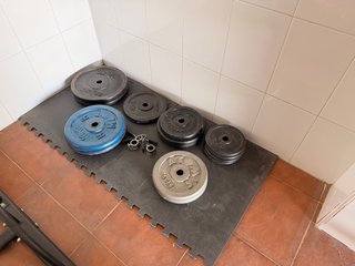 Banco musculación Domyos con barra