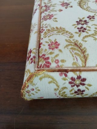 Scatola broccato vintage