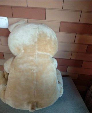 Peluche Ursinho Bege com Colete Xadrez