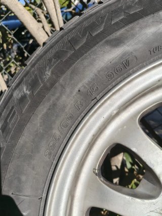Neumáticos con llantas R15 BMW 225/60/r15