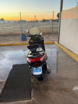 Maxi Scooter Plata y Negra