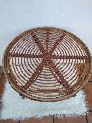 Mesa auxiliar redonda de ratán