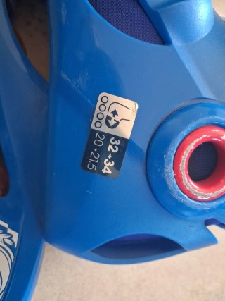 Patines en línea azules para niños