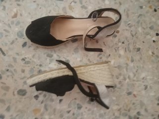 Alpargatas cuña beige y negro